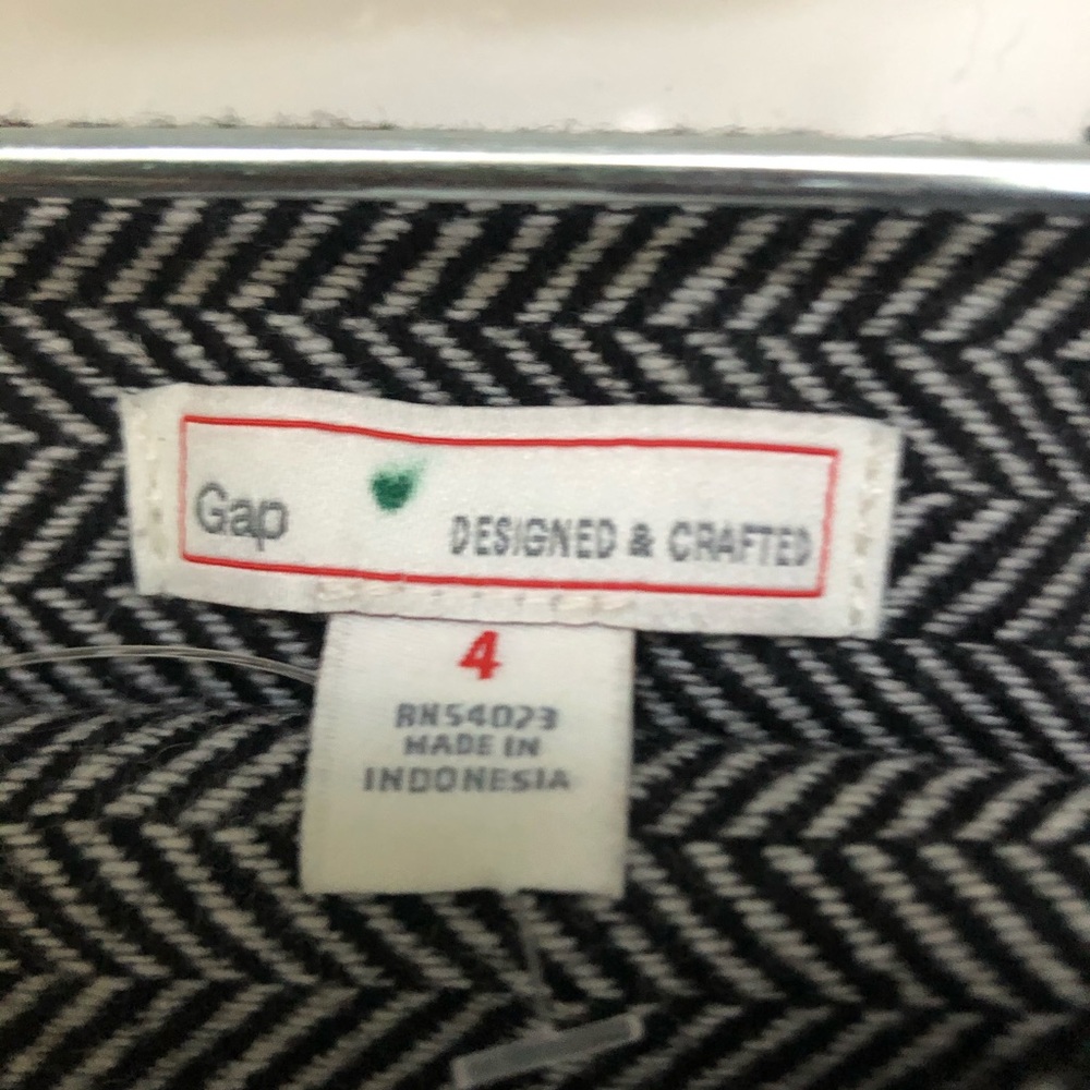 Gap Mini Skirt - Picture 4 of 4